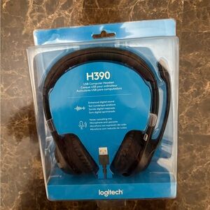 Logitech H390 USB Headset in Black
